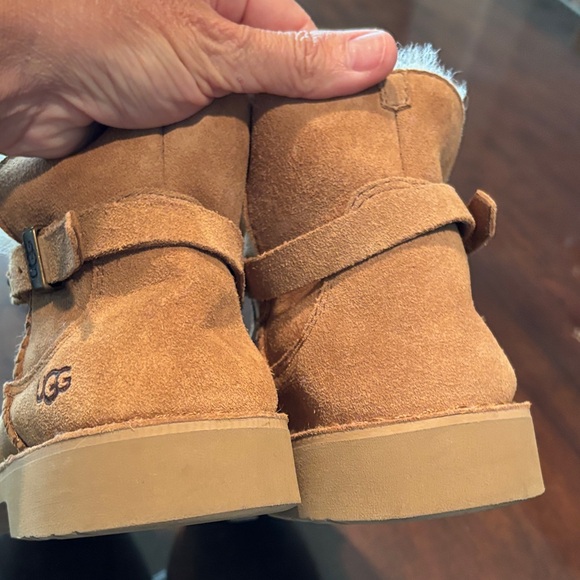 UGG Women's Tan Shearling Winter Ankle Boots - Picture 7 of 11